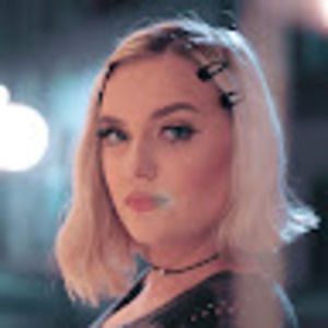 Meet your Posher, Hayley